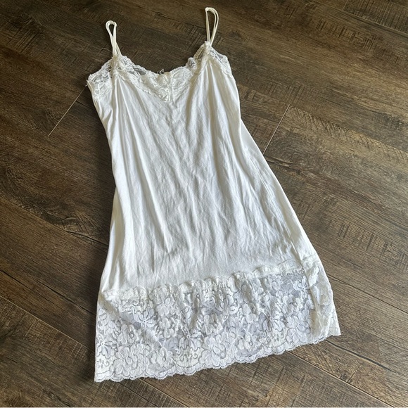 Zenana Outfitters Tops Zenana Outfitters White Ling Tank Size Large